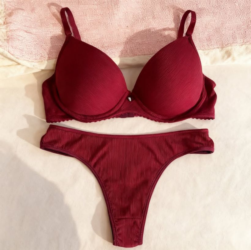 Conjunto bordó texturado