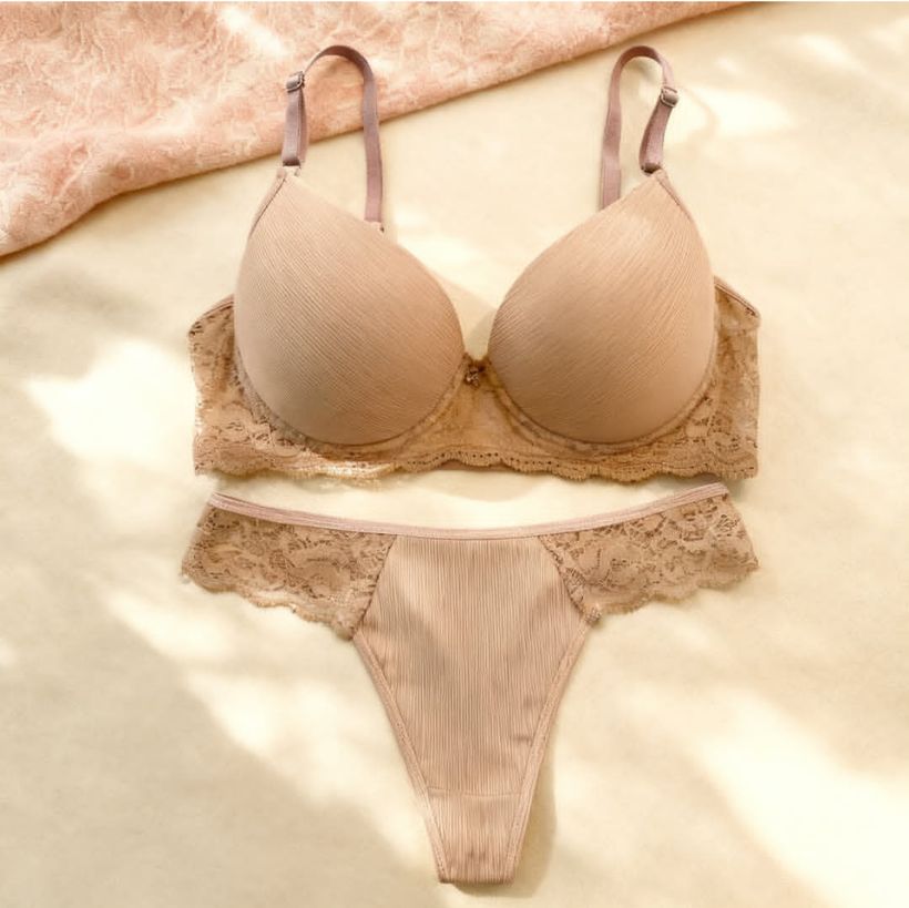 Conjunto nude con encaje